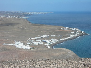 K&uuml;ste mit Blick in Richtung Puerto del Carmen